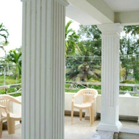 Lakeshore Premier Serviced Villa Alappuzha Exterior photo